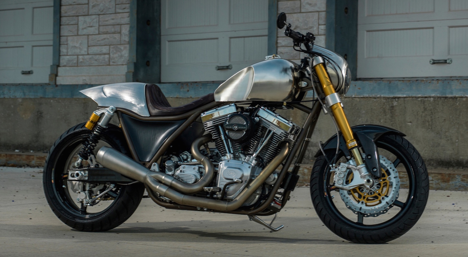 Chez Brass Balls Cycles, nous fabriquons méticuleusement à la main des motos américaines